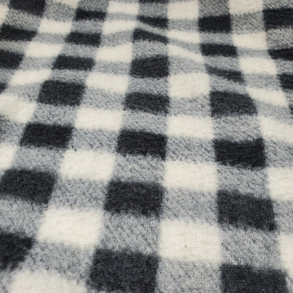 Black and White Checkered Fleece Scarf - Picture 8 of 12